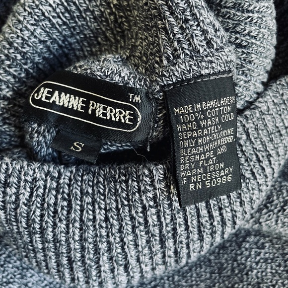 ‼️SALE‼️$25Like/Bundle/Offer Like New Jeanne Pierre Marled Black & White Sweater - Picture 3 of 3